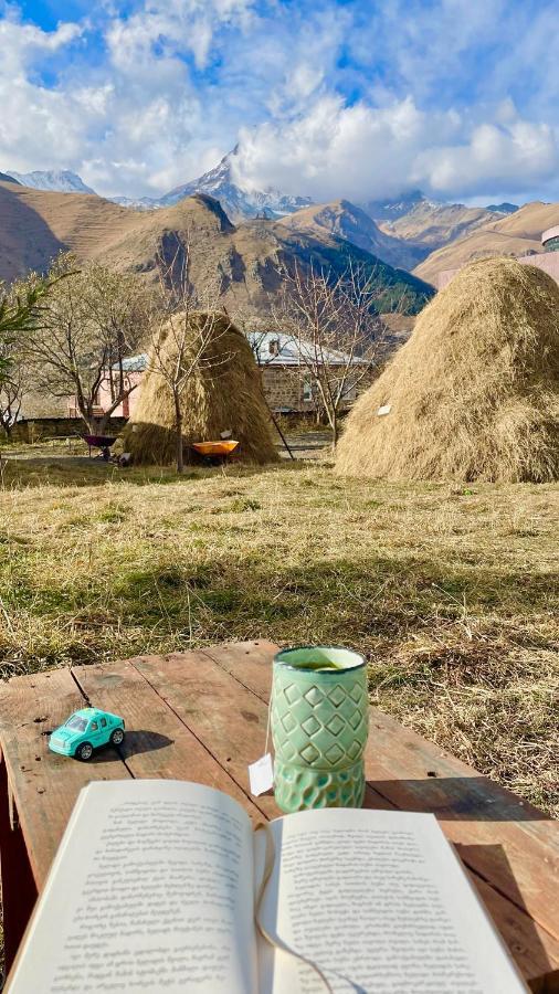 Готель Piligrim Kazbegi Екстер'єр фото